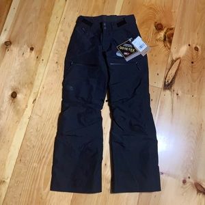 NWT! The North Face Gore-tex Snowpants.